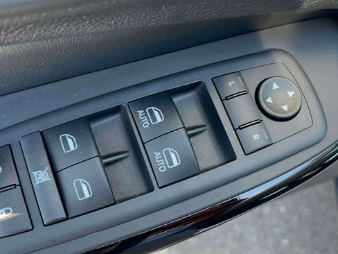 Used 2023 Jeep Cherokee Altitude Lux w/ Lux Elite Package image 23