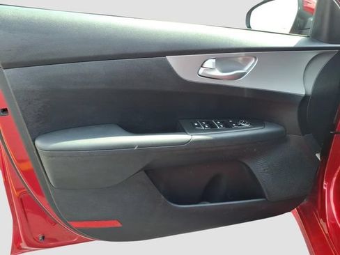 Used 2023 Kia Forte LXS w/ LXS Technology Package FWD image 3
