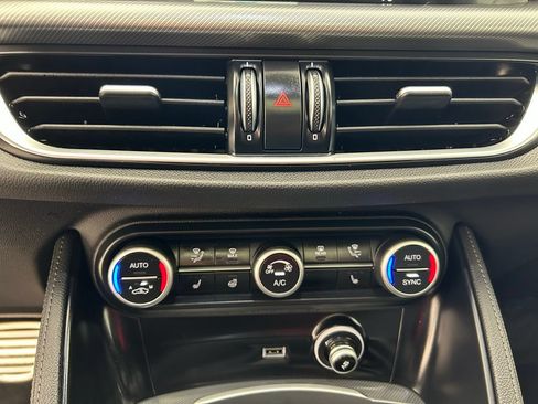 New 2025 Alfa Romeo Stelvio Sprint w/ Convenience Package AWD/4WD image 28
