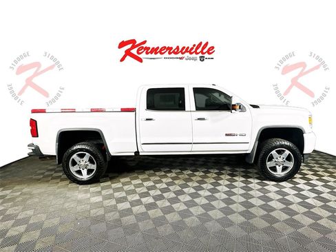 Used 2017 GMC Sierra 2500 SLT w/ All Terrain HD Package image 8