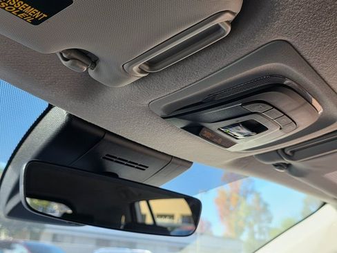 Used 2023 Toyota Corolla Cross XLE image 33