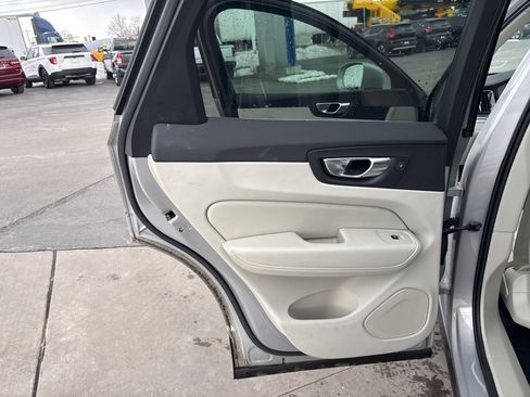 Certified 2023 Volvo XC60 B5 Core image 30