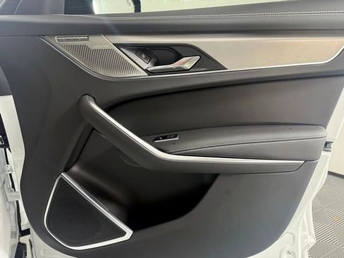 New 2025 Jaguar F-PACE R-Dynamic S image 19