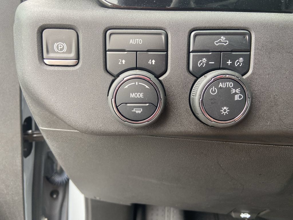 Certified 2024 Chevrolet Silverado 1500 LT AWD/4WD image 26