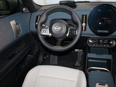 Certified 2025 MINI Cooper Countryman S w/ Comfort Package Max image 25