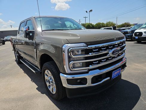 New 2026 Ford F250 Lariat w/ Chrome Package AWD/4WD image 2