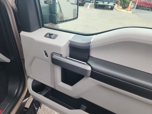 Used 2016 Ford F150 XLT w/ Equipment Group 302A Luxury image 31