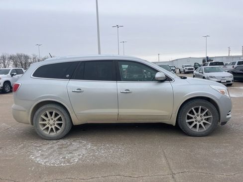 Used 2017 Buick Enclave Leather image 2