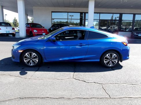 Used 2017 Honda Civic EX-T image 2