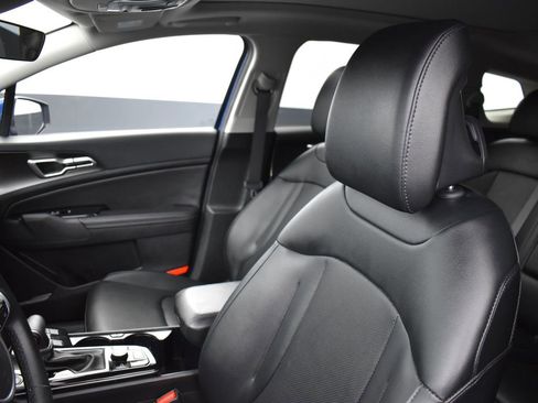 Used 2025 Kia Sportage EX w/ Premium Package image 13