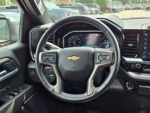 Used 2022 Chevrolet Silverado 1500 High Country w/ High Country Premium Package RWD image 13