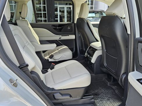 Used 2025 Lincoln Aviator Reserve image 18