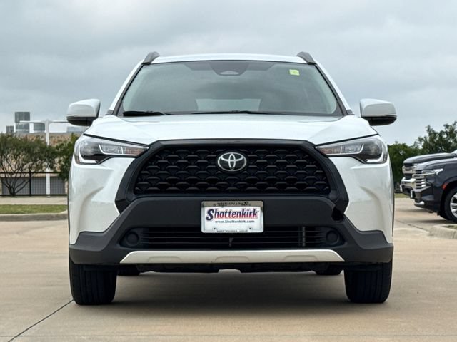 Used 2023 Toyota Corolla Cross LE FWD image 2