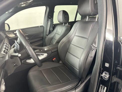 Used 2024 Mercedes-Benz GLS 450 4MATIC image 11