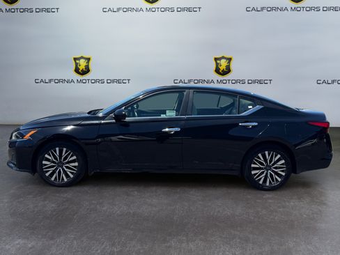 Used 2023 Nissan Altima 2.5 SV w/ SV Premium Package FWD image 2