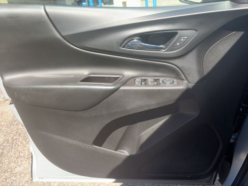 Used 2021 Chevrolet Equinox LT w/ LPO, Cargo Package AWD/4WD image 17
