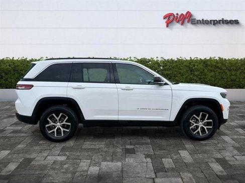 Used 2025 Jeep Grand Cherokee Limited image 10