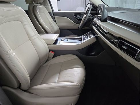 Certified 2023 Lincoln Aviator Reserve w/ Equipment Group 201A image 18