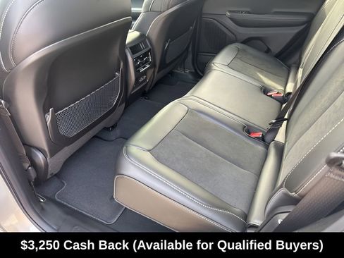 New 2025 Jeep Grand Cherokee Altitude RWD image 23