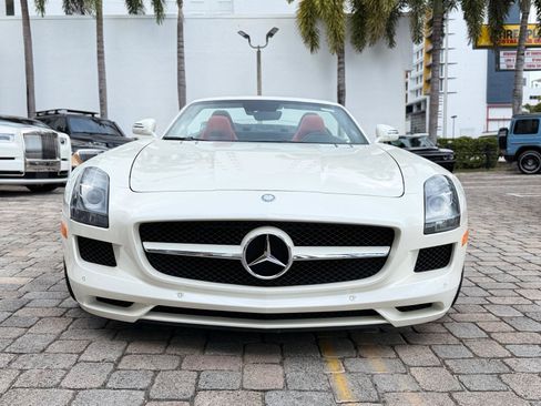 Used 2012 Mercedes-Benz SLS AMG Roadster image 5