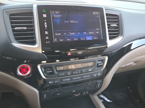 Used 2016 Honda Pilot Touring image 25