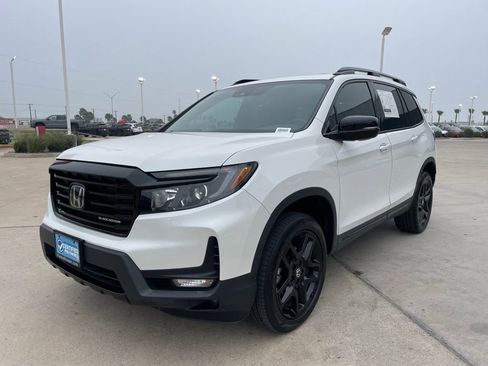 Used 2025 Honda Passport Black Edition image 6
