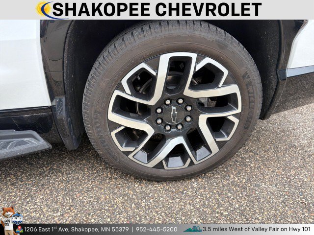Used 2024 Chevrolet Silverado EV RST AWD/4WD image 4