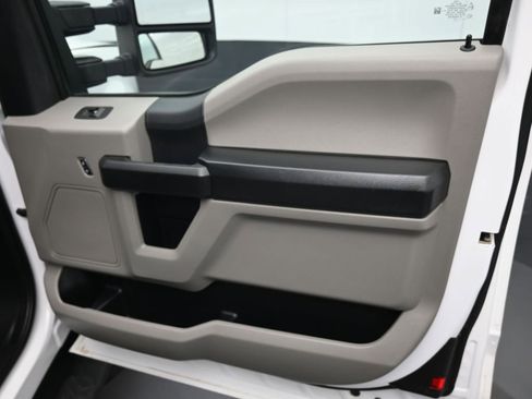 Used 2021 Ford F250 XL w/ Power Equipment Group image 28