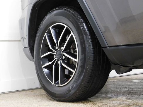 Used 2021 Jeep Grand Cherokee Trailhawk w/ Premium Lighting Group AWD/4WD image 9