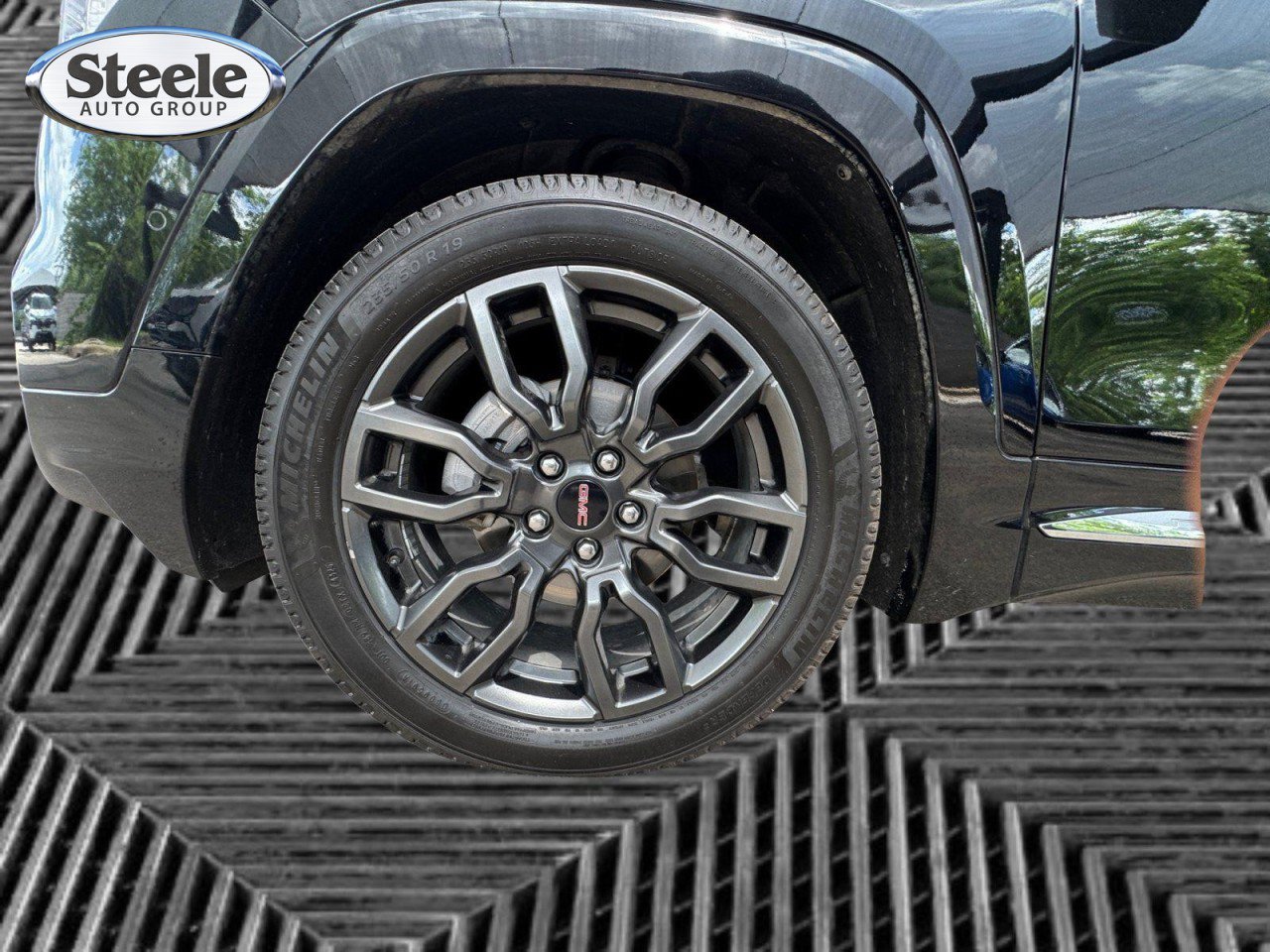 Certified 2024 GMC Terrain Denali w/ Black Diamond Edition AWD/4WD image 9