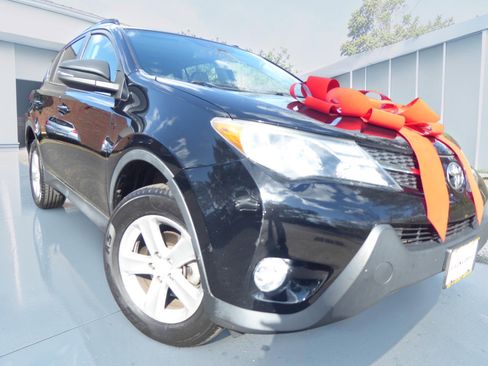 Used 2013 Toyota RAV4 XLE AWD/4WD image 1