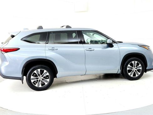 Certified 2020 Toyota Highlander XLE image 6