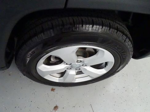 Used 2021 Jeep Compass Latitude w/ Sun and Sound Group image 30