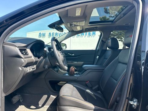 Used 2023 GMC Acadia AT4 w/ Technology Package AWD/4WD image 5