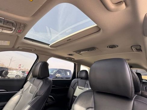 Used 2025 Kia Telluride S image 12