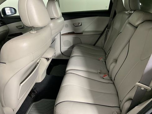 Used 2011 Toyota Venza AWD w/ Premium Pkg #2 image 18