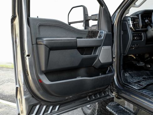 Used 2023 Ford F250 Lariat w/ Sport Appearance Package image 43