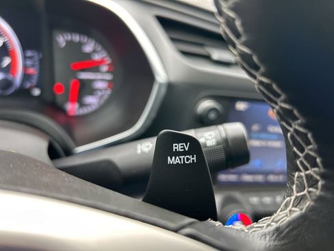 Used 2015 Chevrolet Corvette Stingray Z51 w/ 2LT Preferred Equipment Group image 22