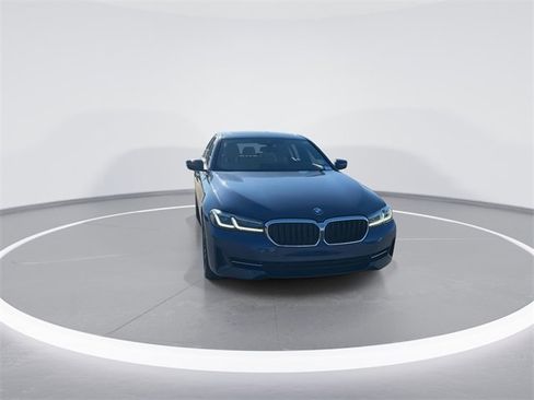 Used 2022 BMW 540i w/ Premium Package image 2