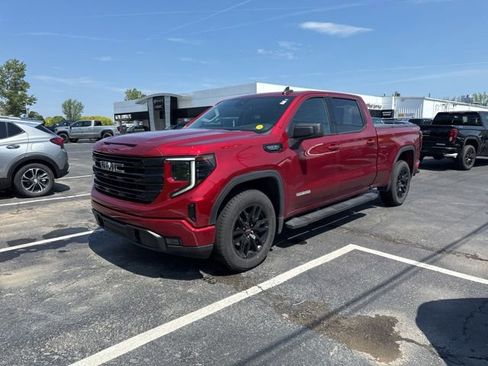 Used 2023 GMC Sierra 1500 Elevation w/ LPO, Elevation Black Package AWD/4WD image 9