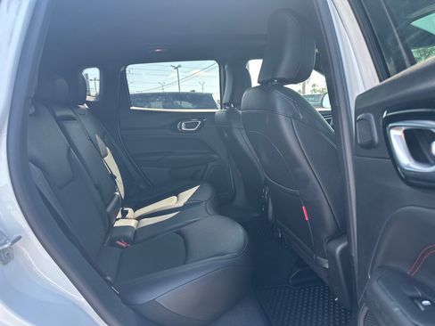 Used 2025 Jeep Compass Trailhawk w/ Sun & Sound Group AWD/4WD image 15