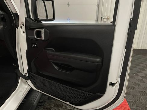 Used 2019 Jeep Wrangler Unlimited Sport S image 47