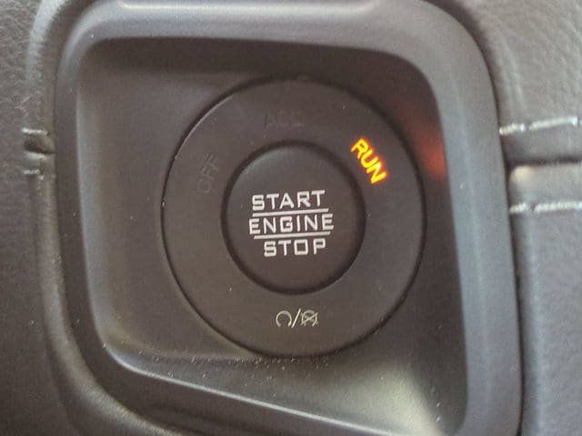 Used 2024 Jeep Wrangler Unlimited Sahara w/ Technology Group AWD/4WD image 28