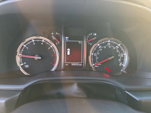 Used 2021 Toyota 4Runner Limited image 17