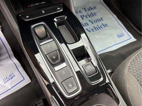 Used 2023 Chevrolet Bolt EUV LT FWD image 31