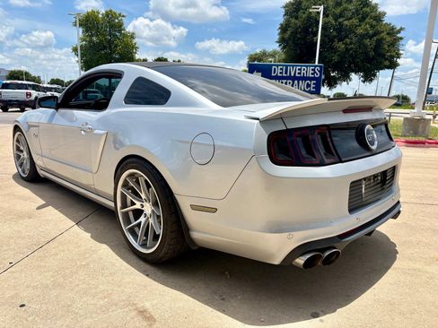 Used 2014 Ford Mustang GT Premium RWD image 8