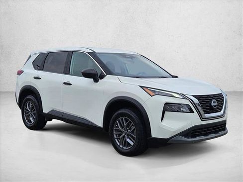 Used 2023 Nissan Rogue S FWD image 3