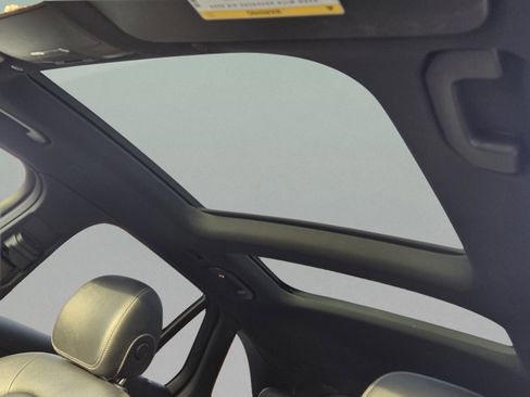 Used 2020 Mercedes-Benz GLC 300 4MATIC image 35