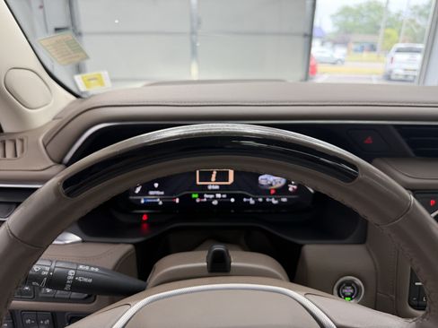 Used 2023 GMC Yukon Denali w/ Advanced Technology Package AWD/4WD image 22