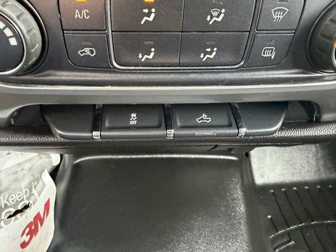 Used 2015 Chevrolet Silverado 1500 LT AWD/4WD image 16